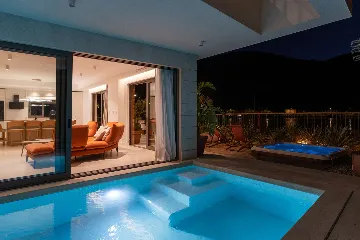 Spacious 4-Bedroom Villa in Mokošica