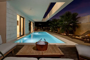 Spacious 4-Bedroom Villa in Mokošica