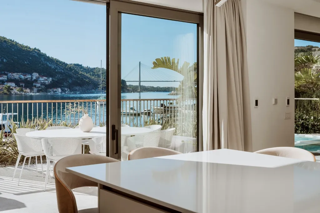 Spacious 4-Bedroom Villa in Mokošica