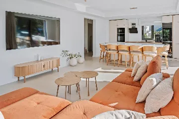 Spacious 4-Bedroom Villa in Mokošica
