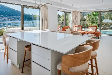 Spacious 4-Bedroom Villa in Mokošica