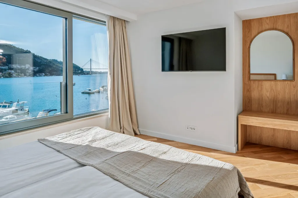 Spacious 4-Bedroom Villa in Mokošica