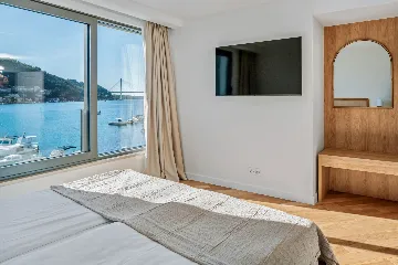 Spacious 4-Bedroom Villa in Mokošica