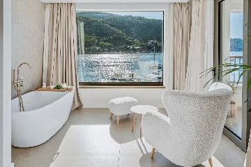 Spacious 4-Bedroom Villa in Mokošica