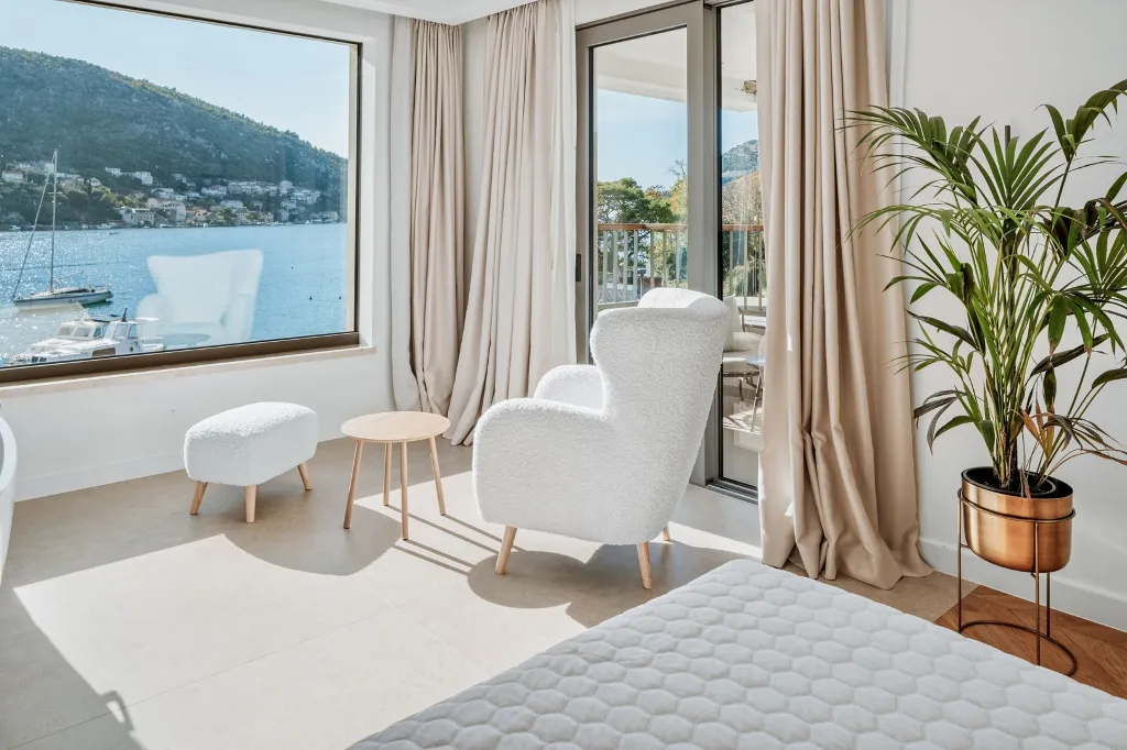 Spacious 4-Bedroom Villa in Mokošica