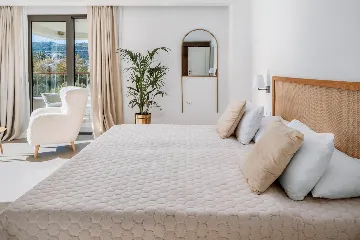 Spacious 4-Bedroom Villa in Mokošica