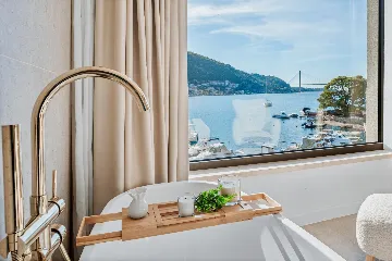 Spacious 4-Bedroom Villa in Mokošica