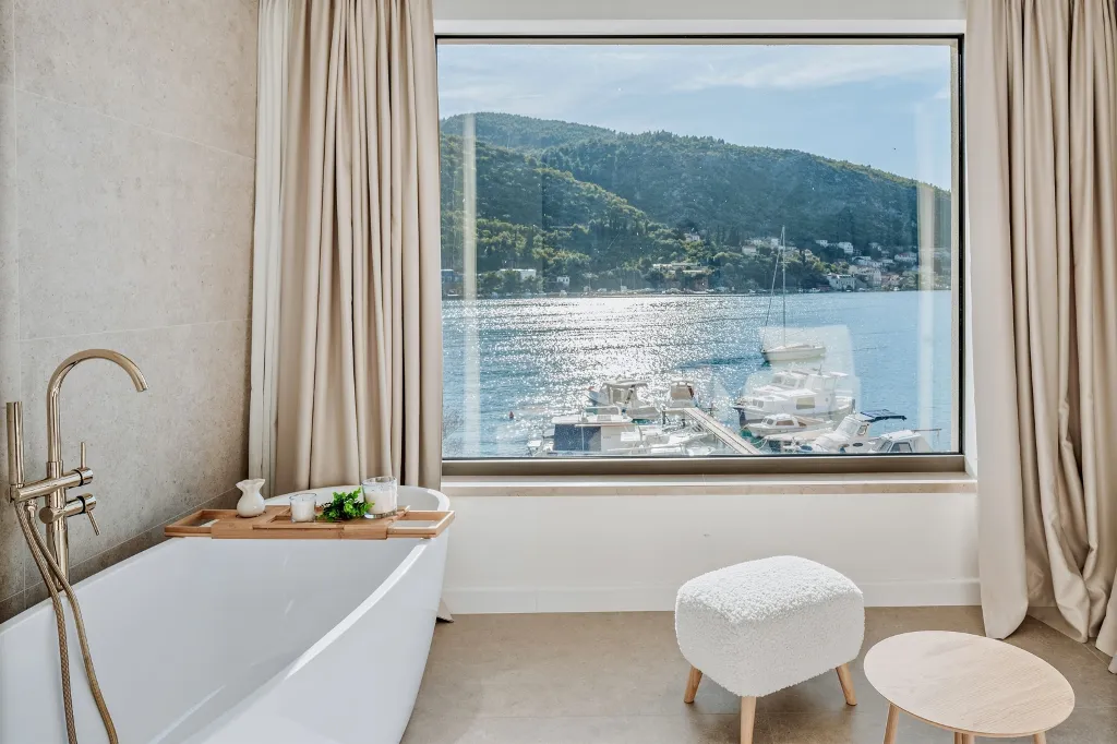 Spacious 4-Bedroom Villa in Mokošica