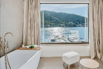 Spacious 4-Bedroom Villa in Mokošica