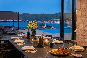 Spacious Family Villa with Pool in Vis