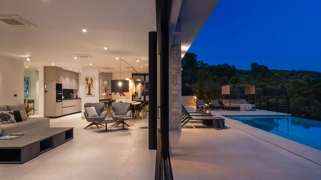 Spacious Family Villa with Pool in Vis