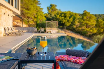 Spacious Family Villa with Pool in Vis