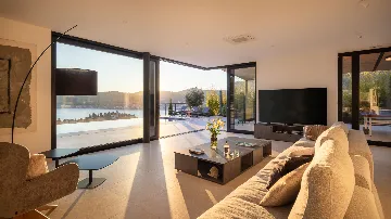 Spacious Family Villa with Pool in Vis