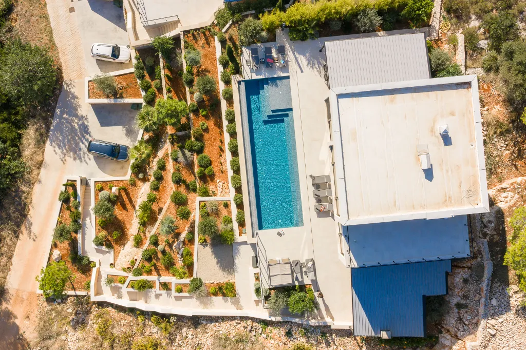 Spacious Family Villa with Pool in Vis