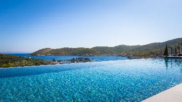 Spacious Family Villa with Pool in Vis