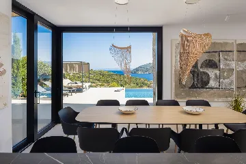 Spacious Family Villa with Pool in Vis