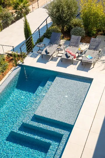 Spacious Family Villa with Pool in Vis