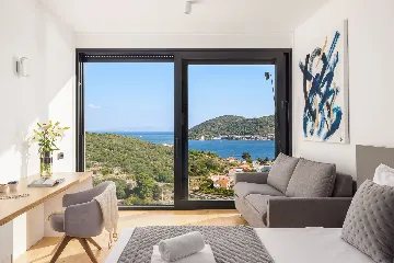 Spacious Family Villa with Pool in Vis