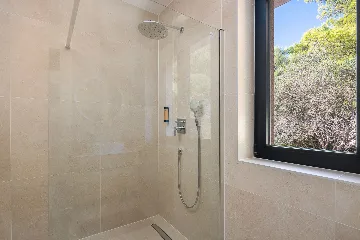 Spacious Family Villa with Pool in Vis