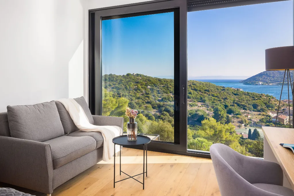 Spacious Family Villa with Pool in Vis