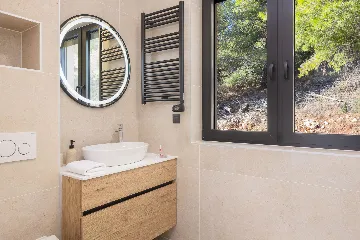 Spacious Family Villa with Pool in Vis