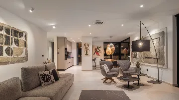 Spacious Family Villa with Pool in Vis