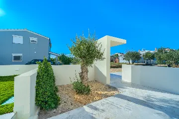 Modern Villa with Spacious Yard in Sukošan