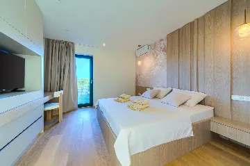 Modern Villa with Spacious Yard in Sukošan