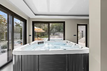 Modern 4-Bedroom Villa with Spacious Yard in Poljane