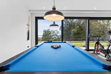 Modern 4-Bedroom Villa with Spacious Yard in Poljane