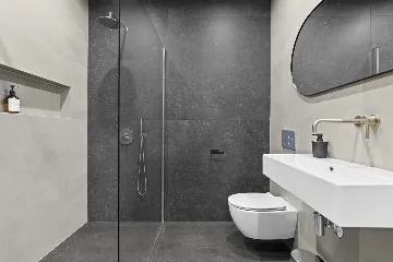 Modern 4-Bedroom Villa with Spacious Yard in Poljane