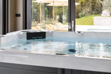 Modern 4-Bedroom Villa with Spacious Yard in Poljane