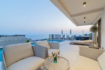 Modern Villa Retreat with Spacious Yard in Makarska