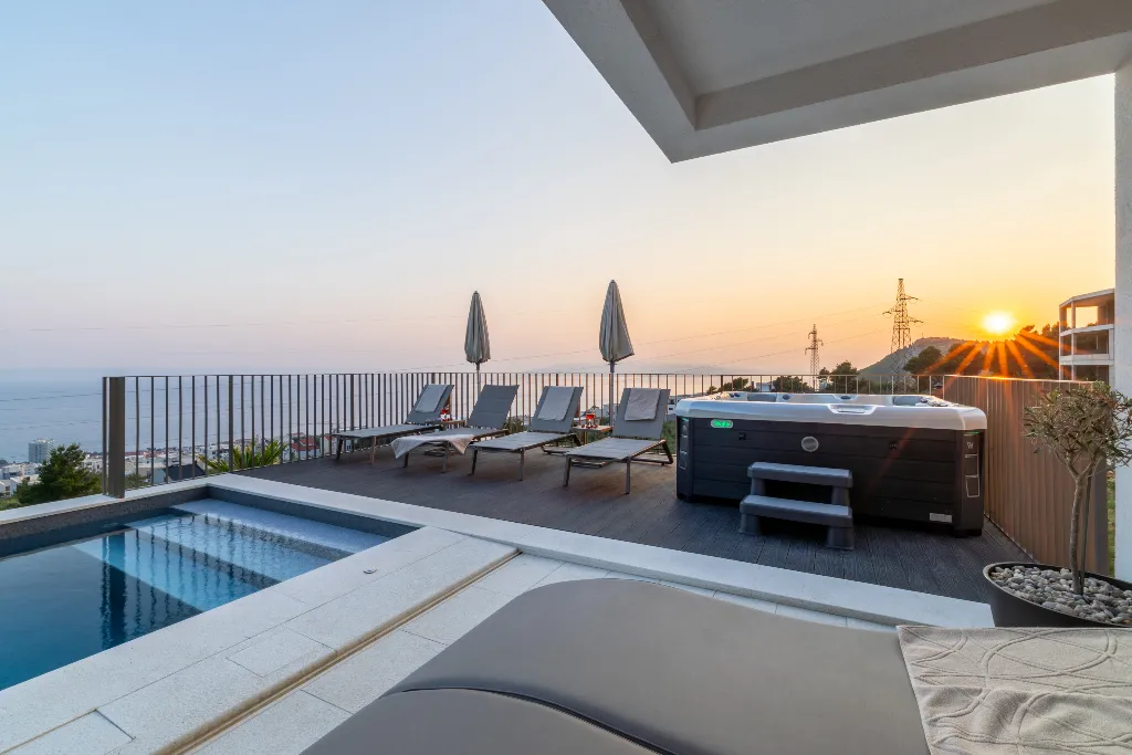 Modern Villa Retreat with Spacious Yard in Makarska