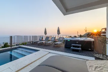 Modern Villa Retreat with Spacious Yard in Makarska