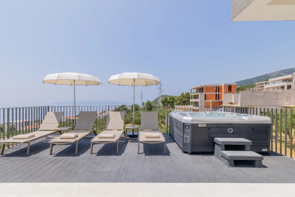 Modern Villa Retreat with Spacious Yard in Makarska