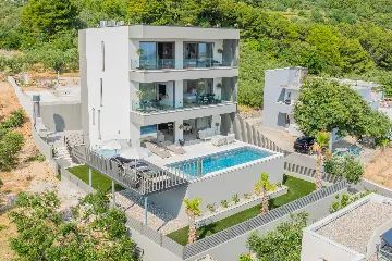 Modern Villa Retreat with Spacious Yard in Makarska