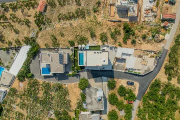 Modern Villa Retreat with Spacious Yard in Makarska