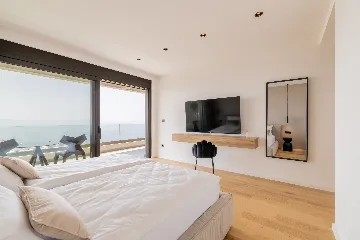 Modern Villa Retreat with Spacious Yard in Makarska