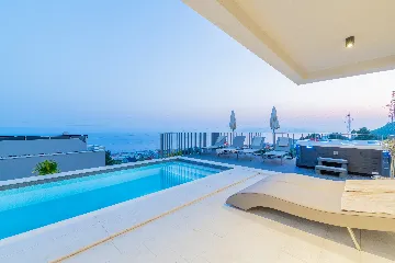 Modern Villa Retreat with Spacious Yard in Makarska