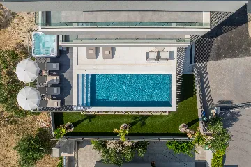 Modern Villa Retreat with Spacious Yard in Makarska