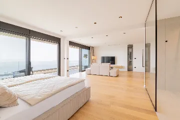 Modern Villa Retreat with Spacious Yard in Makarska