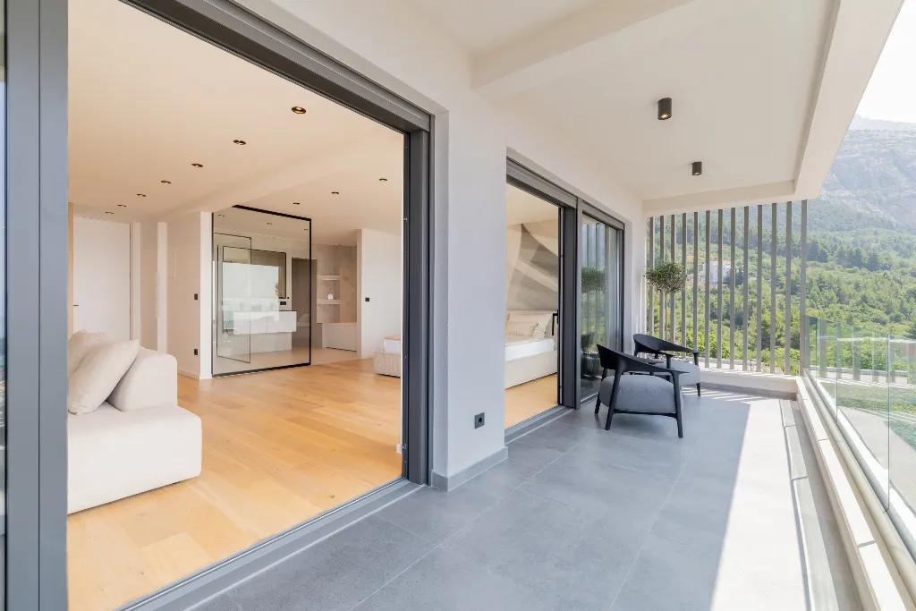 Modern Villa Retreat with Spacious Yard in Makarska