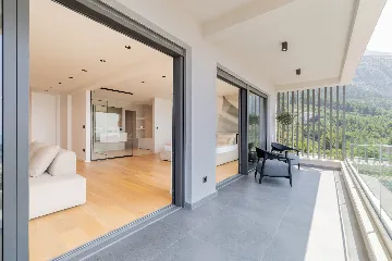 Modern Villa Retreat with Spacious Yard in Makarska