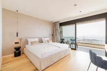 Modern Villa Retreat with Spacious Yard in Makarska