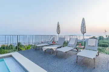 Modern Villa Retreat with Spacious Yard in Makarska