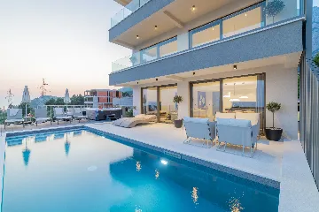 Modern Villa Retreat with Spacious Yard in Makarska