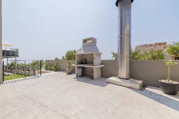 Modern Villa Retreat with Spacious Yard in Makarska