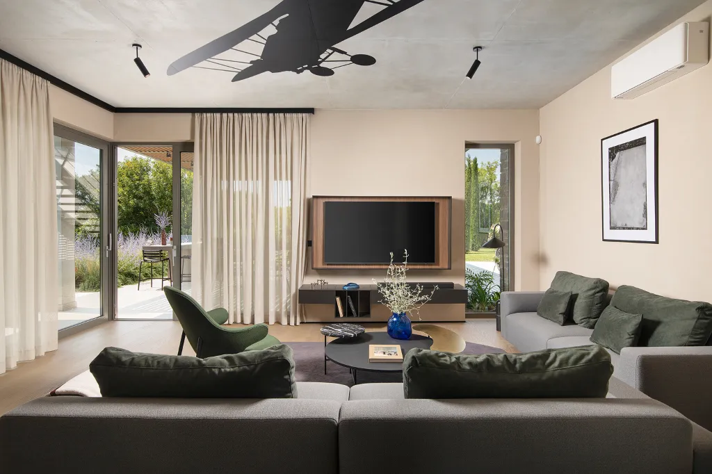 8-Bedroom Villa in Vodnjan for Up to 16 Guests
