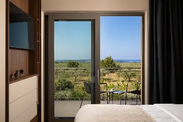 8-Bedroom Villa in Vodnjan for Up to 16 Guests